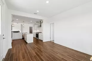 304 Boulden Ct, Sealy, TX 77474 - Photo 11