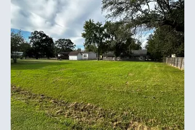 000 Guedry, Sour Lake, TX 77659 - Photo 5
