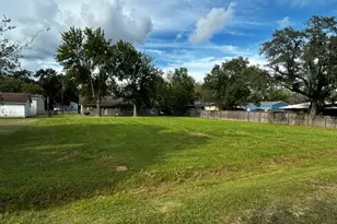 000 Guedry, Sour Lake, TX 77659 - Photo 1
