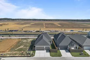 12139 Canal Vw Blvd, Mont Belvieu, TX 77580 - Photo 5