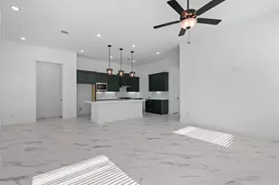 12139 Canal Vw Blvd, Mont Belvieu, TX 77580 - Photo 11