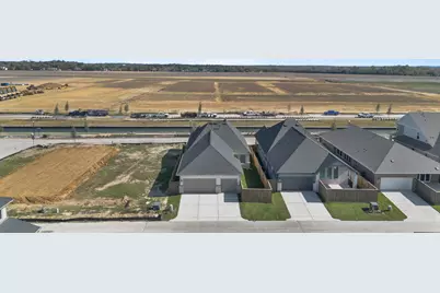 12139 Canal View Boulevard, Mont Belvieu, TX 77580 - Photo 5