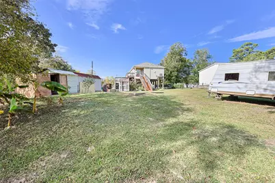 9810 Oak Leaf Drive, Baytown, TX 77521 - Photo 27