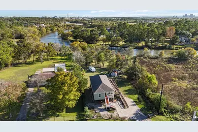 9810 Oak Leaf Drive, Baytown, TX 77521 - Photo 1