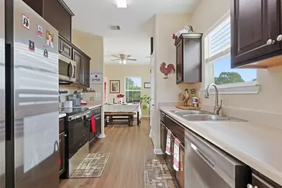 9810 Oak Leaf Drive, Baytown, TX 77521 - Photo 11