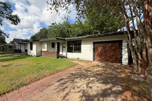 822 Harvard St, Deer Park, TX 77536 - Photo 1