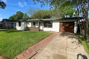 822 Harvard St, Deer Park, TX 77536 - Photo 1