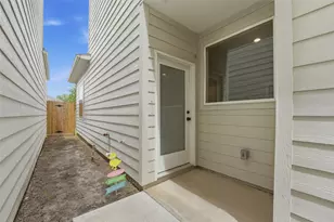 4307 Larkspur St, Houston, TX 77051 - Photo 3