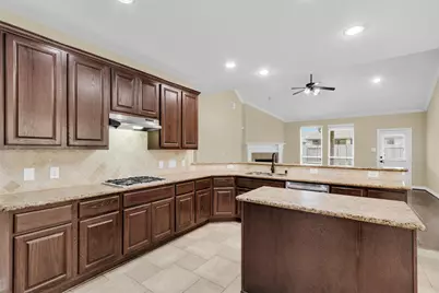 25314 Pineglen Terrace Drive, Spring, TX 77389 - Photo 11