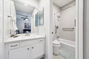 11711 Memorial Dr, Houston, TX 77024 - Photo 13