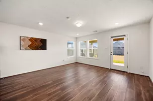 15606 Clearwater Bend Dr, Houston, TX 77044 - Photo 9