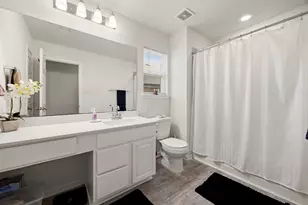 15606 Clearwater Bend Dr, Houston, TX 77044 - Photo 11