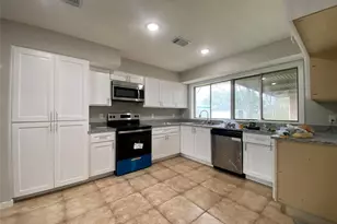 1105 Alice St, Sweeny, TX 77480 - Photo 17