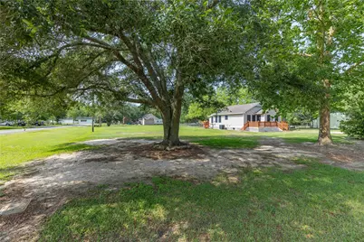 604 Lee Avenue, Anahuac, TX 77514 - Photo 5
