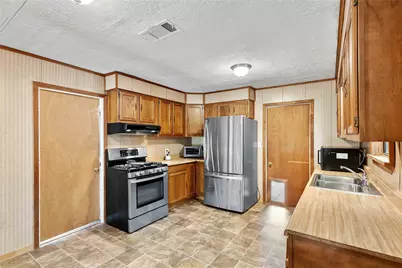 604 Lee Avenue, Anahuac, TX 77514 - Photo 25