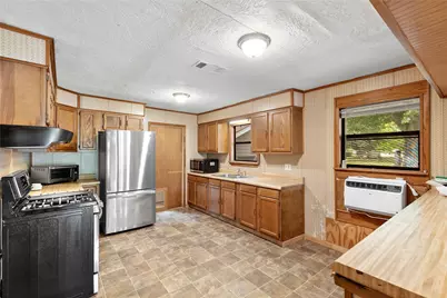 604 Lee Avenue, Anahuac, TX 77514 - Photo 27