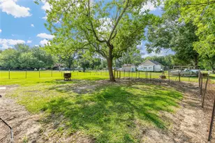 604 Lee Ave, Anahuac, TX 77514 - Photo 15