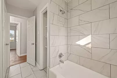 6058 Glenhurst Drive, Houston, TX 77033 - Photo 11