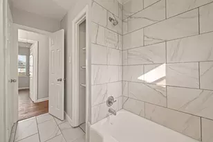 6058 Glenhurst Dr, Houston, TX 77033 - Photo 11