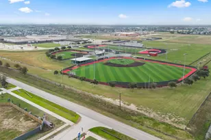 9011 Bay Ldg Ln, Baytown, TX 77521 - Photo 7