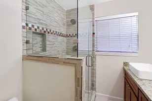 5554 Beechnut St, Houston, TX 77096 - Photo 15