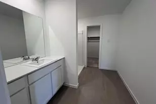 914 Constitution Dr, Bay City, TX 77414 - Photo 7