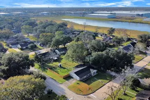 13103 Suzanne St, Stafford, TX 77477 - Photo 7