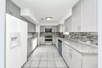 13103 Suzanne Street, Stafford, TX 77477 - Photo 9