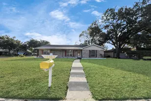 13103 Suzanne St, Stafford, TX 77477 - Photo 3