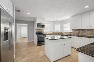 1200 E 24th St, Houston, TX 77009 - Photo 11