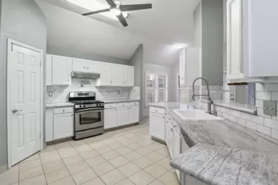 7215 Pembrough Lane, Katy, TX 77494 - Photo 13