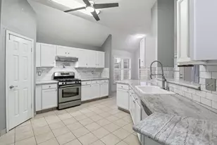 7215 Pembrough Ln, Katy, TX 77494 - Photo 13
