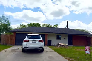8733 Lugary Dr, Houston, TX 77074 - Photo 9