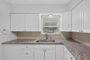 8733 Lugary Dr, Houston, TX 77074 - Photo 19