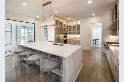 10663 Memorial Drive, Houston, TX 77024 - Photo 9