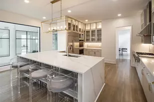 10663 Memorial Dr, Houston, TX 77024 - Photo 9