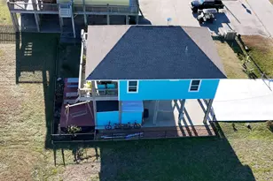 110 Verdia Dr, Crystal Beach, TX 77650 - Photo 3