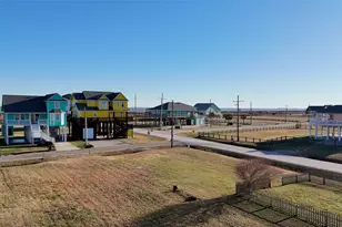 110 Verdia Dr, Crystal Beach, TX 77650 - Photo 9