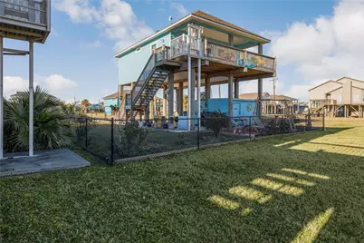 110 Verdia Drive, Crystal Beach, TX 77650 - Photo 5