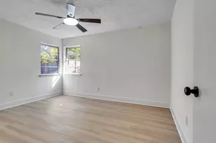 455 Capehill Dr, Houston, TX 77598 - Photo 17