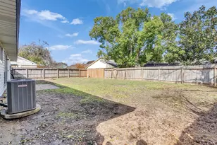 455 Capehill Dr, Houston, TX 77598 - Photo 23