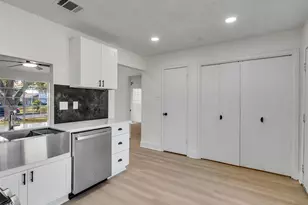 455 Capehill Dr, Houston, TX 77598 - Photo 11