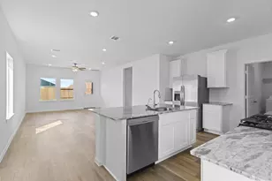 1020 River Coral, Alvin, TX 77511 - Photo 5