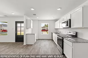 12243 Shield Crest Ct, Willis, TX 77378 - Photo 5