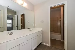 15814 Sheldon Ridge Way, Houston, TX 77044 - Photo 13