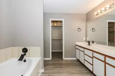 15814 Sheldon Ridge Way, Houston, TX 77044 - Photo 9