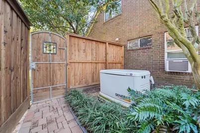 10822 W Dogwood Drive, La Porte, TX 77571 - Photo 35