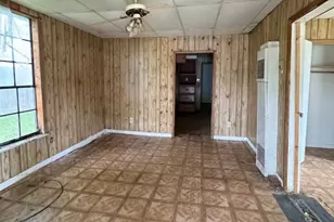 2392 Delaware St, Beaumont, TX 77703 - Photo 9