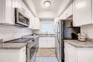 72 Burress St, Houston, TX 77022 - Photo 9