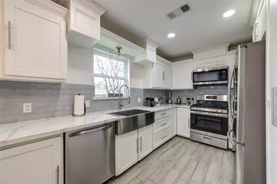 7602 Hammerly Boulevard, Houston, TX 77055 - Photo 13